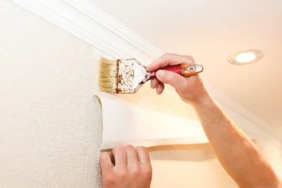 Pose de papier peint à Cerisy-la-Salle — revêtements muraux et toiles de verre